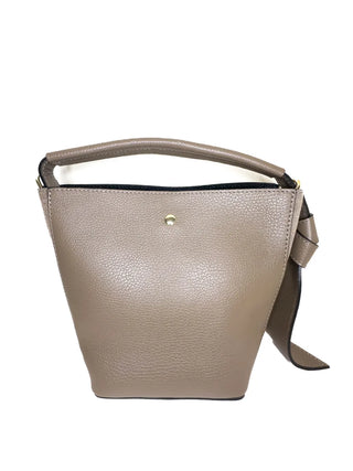 CLASSIC MEDIUM BUCKET BAG
