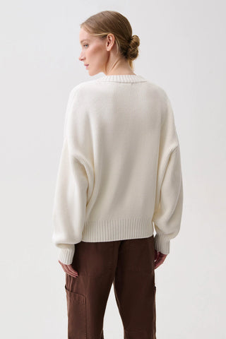 NIKA HEAVYWEIGHT V NECK SWEATER