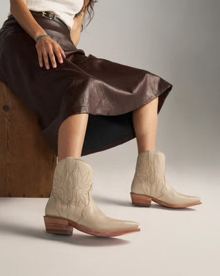 THE LYNN BOOTIE
