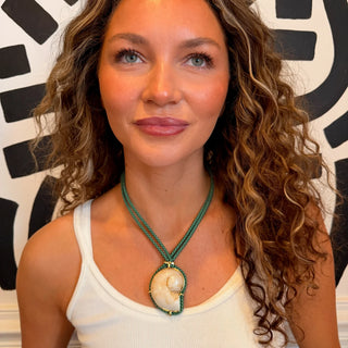 SHELLY NECKLACE