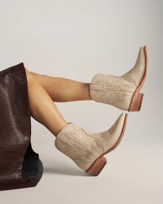 THE LYNN BOOTIE