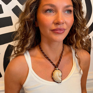 SHELLY NECKLACE