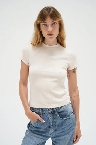 FITTED RIBBED CREW TEE